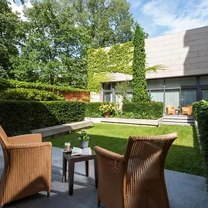 Otel Aquino, Berlin