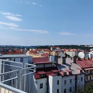 https://penthouse-with-panoramic-city-view-in-elite-rezidence.praguehotelsweb.com